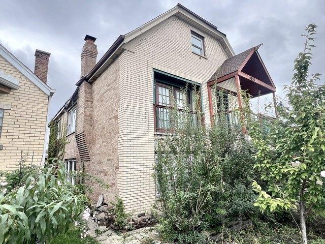 House for sale in Chicago, Cook County