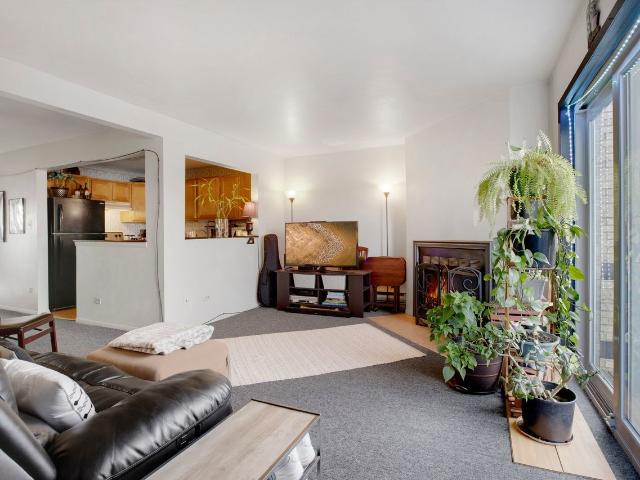 Condo for sale in Arlington Heights