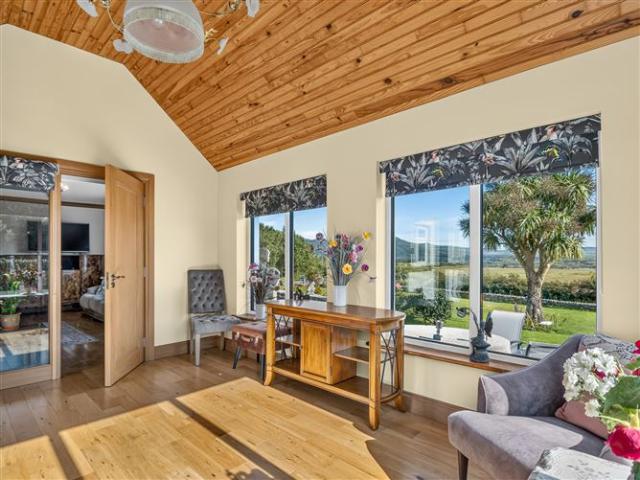 Detached House for sale in Ballynahown, Connacht