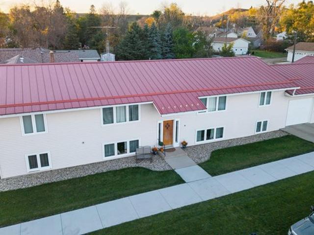 House for sale in Valley City, North Dakota