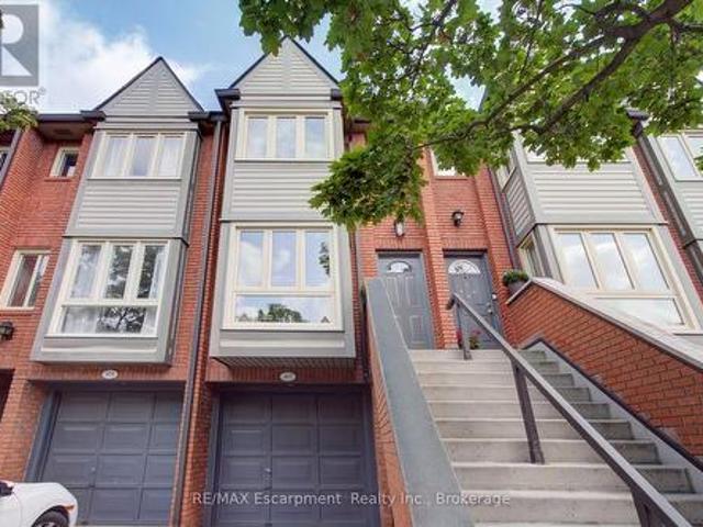 Townhouse for sale in Burlington, Ontario