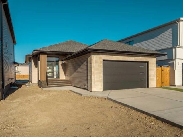 House for sale in Black Wolf, Lethbridge
