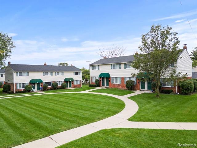 House for sale in South Lyon, Oakland County