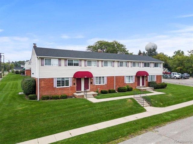 House for sale in South Lyon, Oakland County