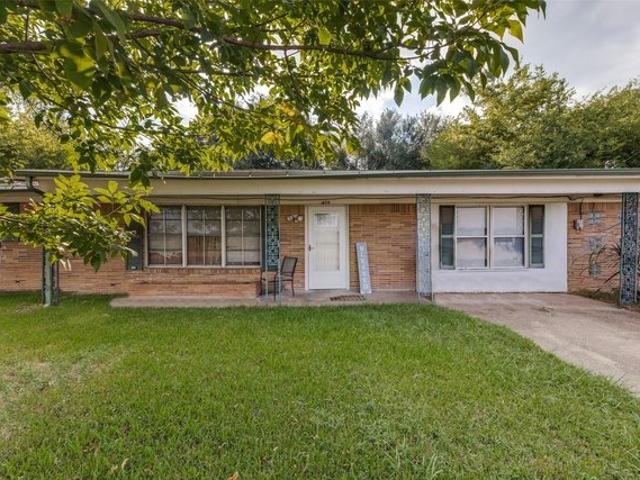 House for sale in Wills Point, Texas