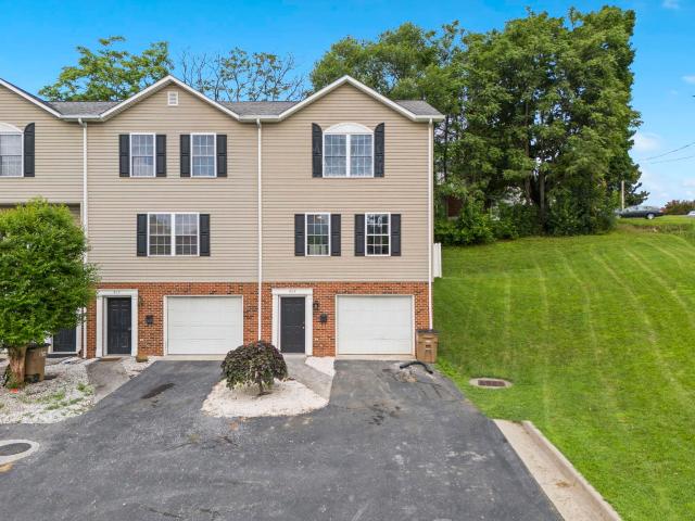 Townhouse for sale in Shenandoah
