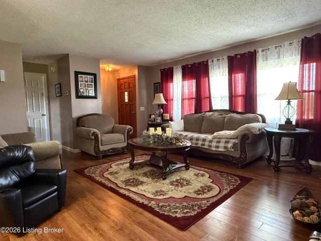 House for sale in Bee Spring, Kentucky