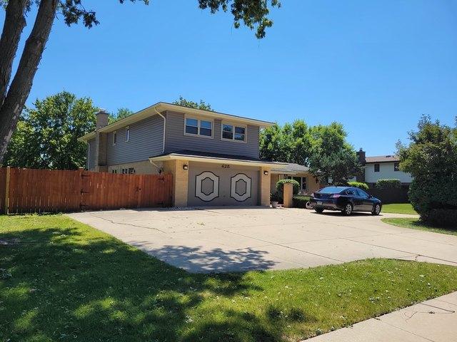 House for sale in Elk Grove Village, Illinois