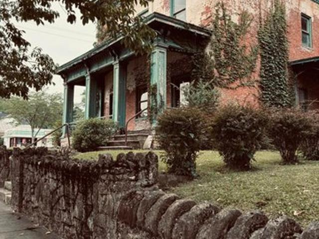 House for sale in Springfield, Clark County