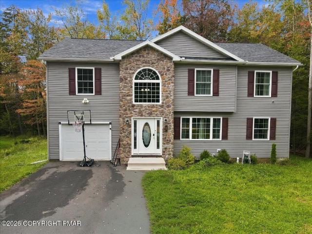 House for sale in Stillwater Lakes, Coolbaugh Township