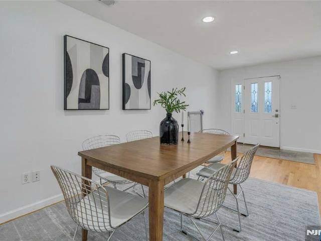 Townhouse for sale in Fort Lee
