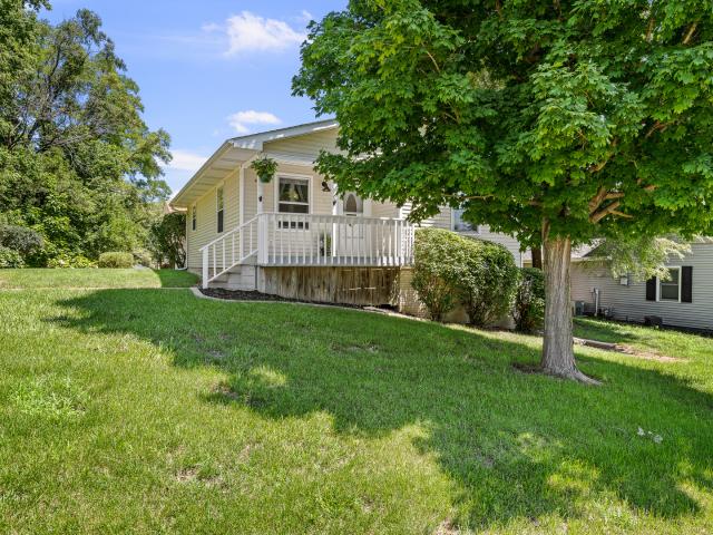 House for sale in Le Claire, Iowa