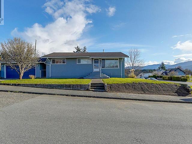 House for sale in Clayoquot, British Columbia