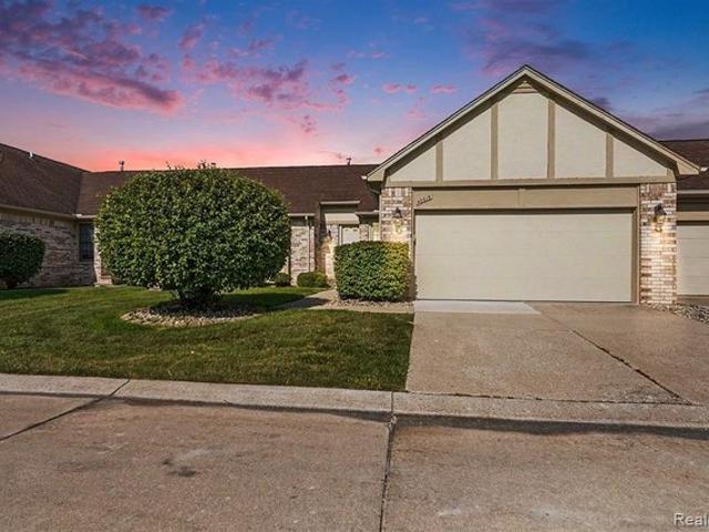 Condo for sale in Clinton Township, Michigan