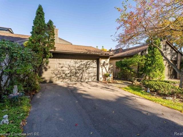 Townhouse for sale in Wabeek, West Bloomfield Township