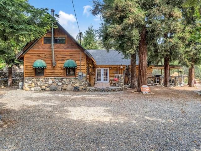 House for sale in Oakhurst, California