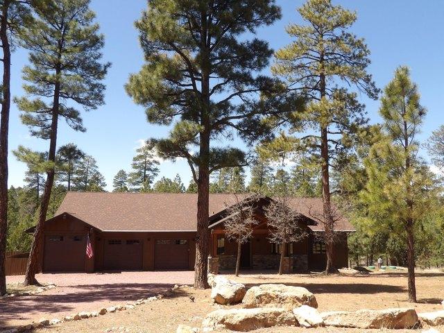 House for sale in Happy Jack, Arizona
