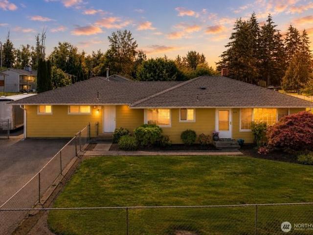 House for sale in Pacific, Washington