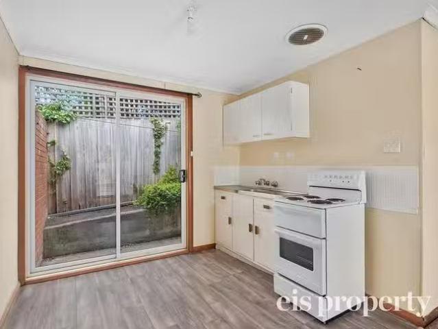 Apartment for rent in New Town, Tasmania