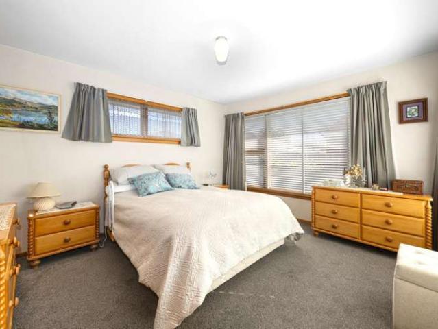 House for sale in Chaslands, Canterbury