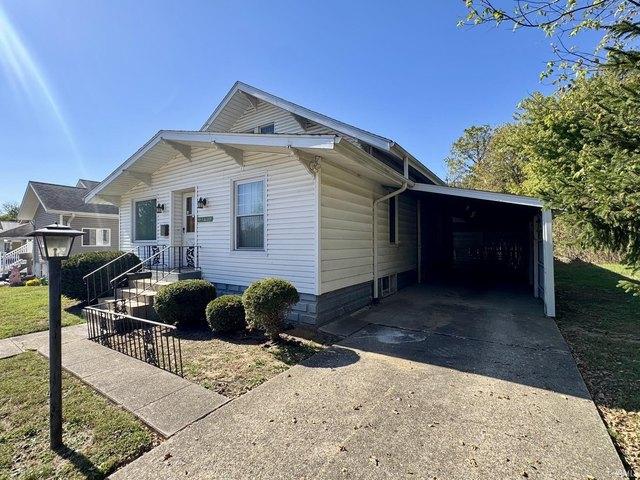 House for sale in Oakland City, Gibson County