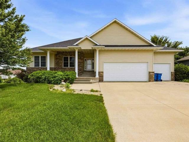 House for sale in Linn, Iowa
