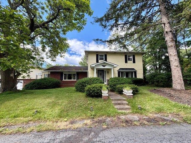 House for sale in Mount Hope, West Virginia