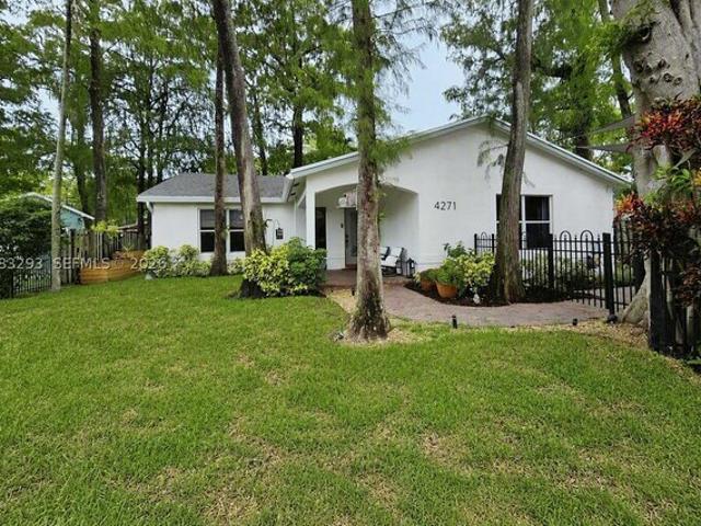 House for sale in Oakland Park, Florida