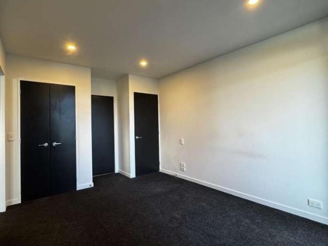 Apartment for rent in Chaslands, Canterbury