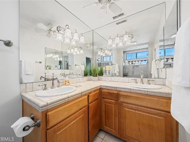 Condo for sale in Calabasas, Los Angeles County