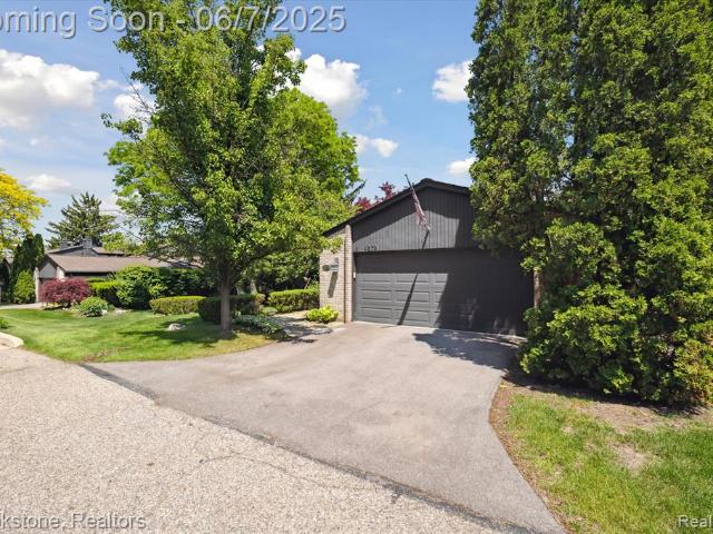 Condo for sale in Bloomfield Hills