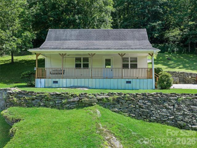 House for sale in Bakersville, North Carolina
