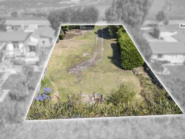 Land for sale in Oakura, Canterbury