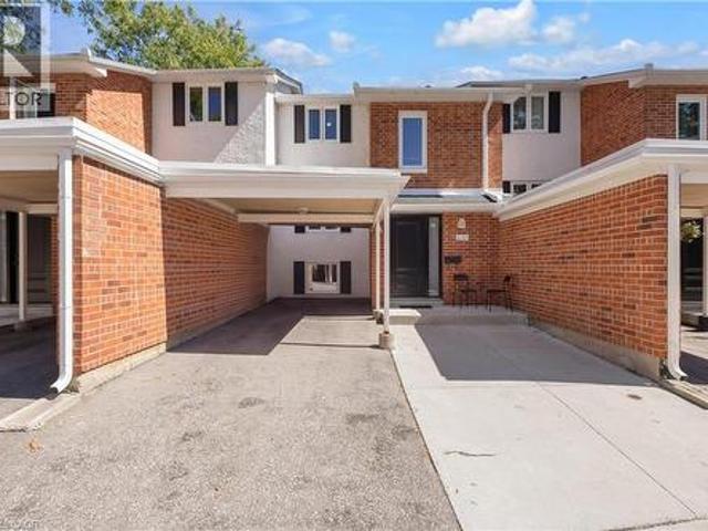 Townhouse for sale in Waterloo, Ontario