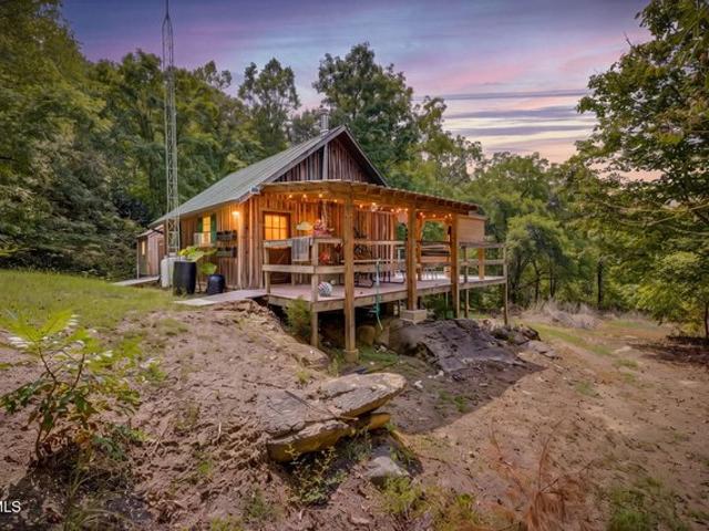 House for sale in Gate City, Scott County