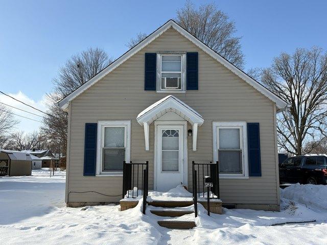 House for sale in Oglesby, Illinois