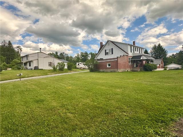 House for sale in Laughlintown, Pennsylvania
