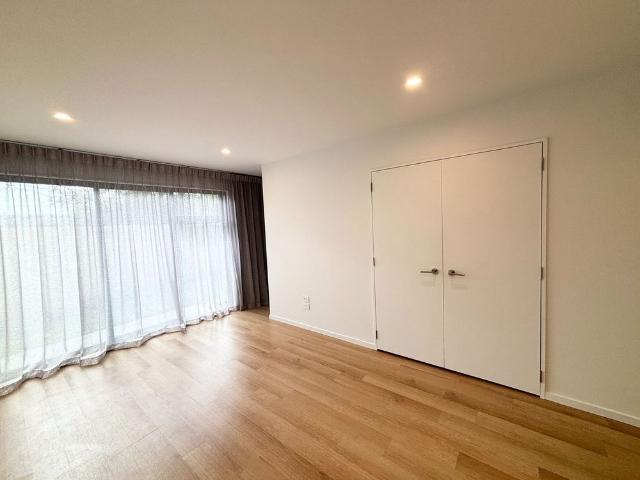 Townhouse for rent in Heathcote, Canterbury