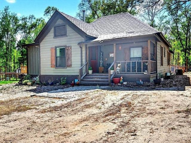 House for sale in Henderson, Texas