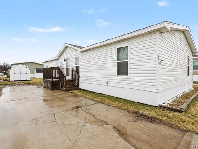 House for sale in North Branch, Michigan