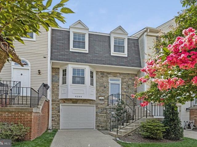 Townhouse for sale in Virginia