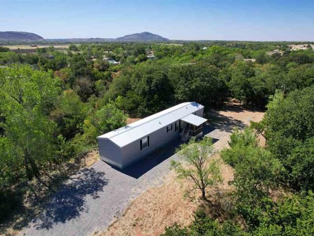 House for sale in Lone Wolf, Oklahoma