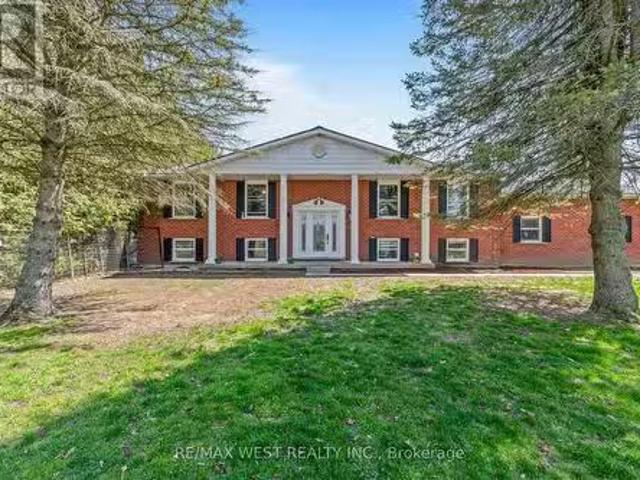 House for sale in Ontario