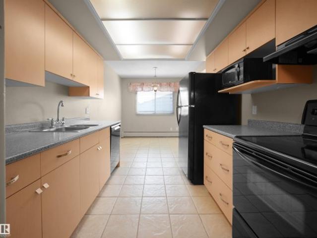 Condo for sale in Wedgewood, Alberta