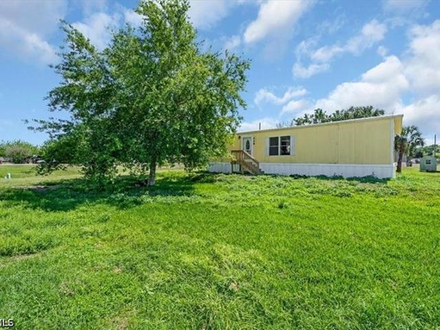 House for sale in Moore Haven, Florida