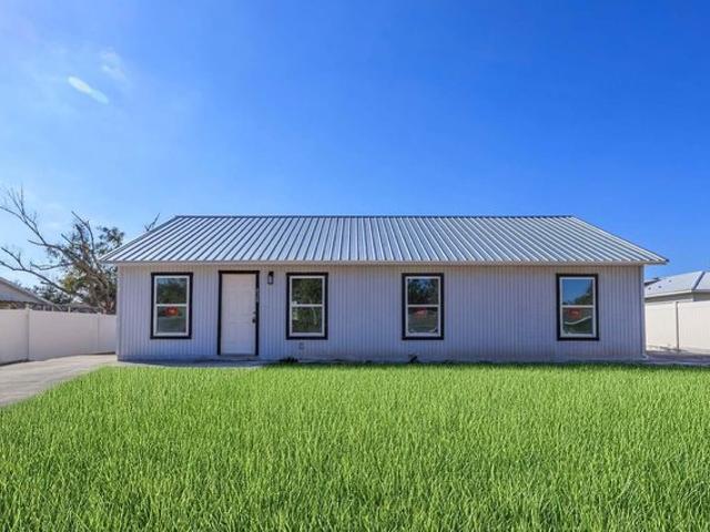 House for sale in Mascotte, Florida