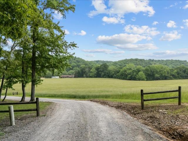 House for sale in Waverly