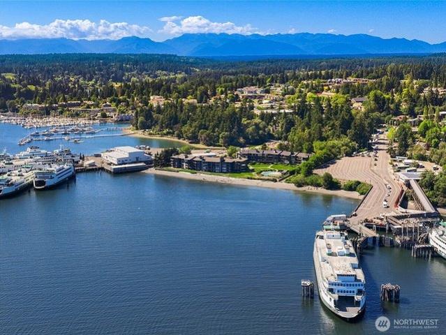 Condo for sale in Bainbridge Island, Washington