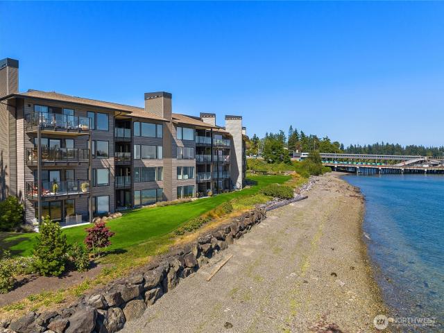 Condo for sale in Bainbridge Island