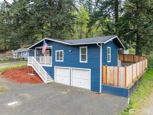 House for sale in Shelton, Washington